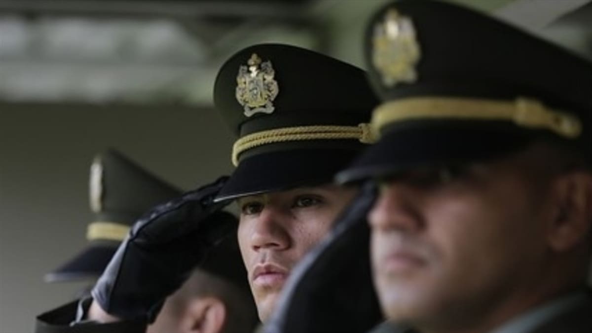 Policía oficializó lista de los 10 coroneles que ascenderán a generales: sólo dos mujeres