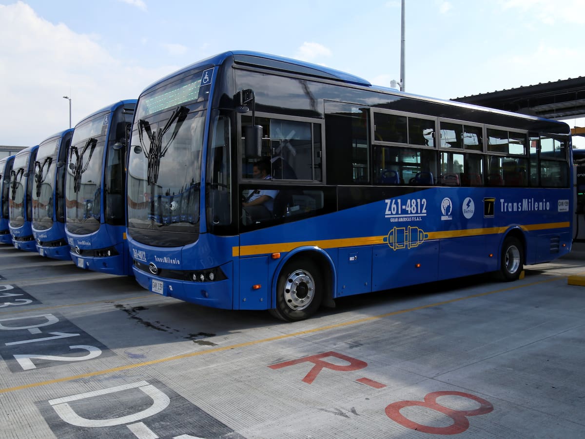 Alcaldía de Bogotá abrió 100 vacantes para operadores y conductores de buses SITP: así puede aplicar