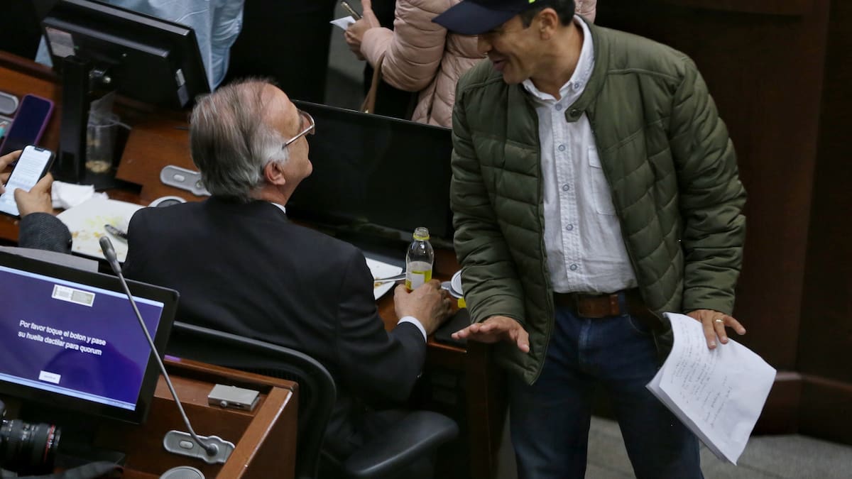 Quedó libre asesor de senador que habría intentado sobornar al subdirector de la Policía