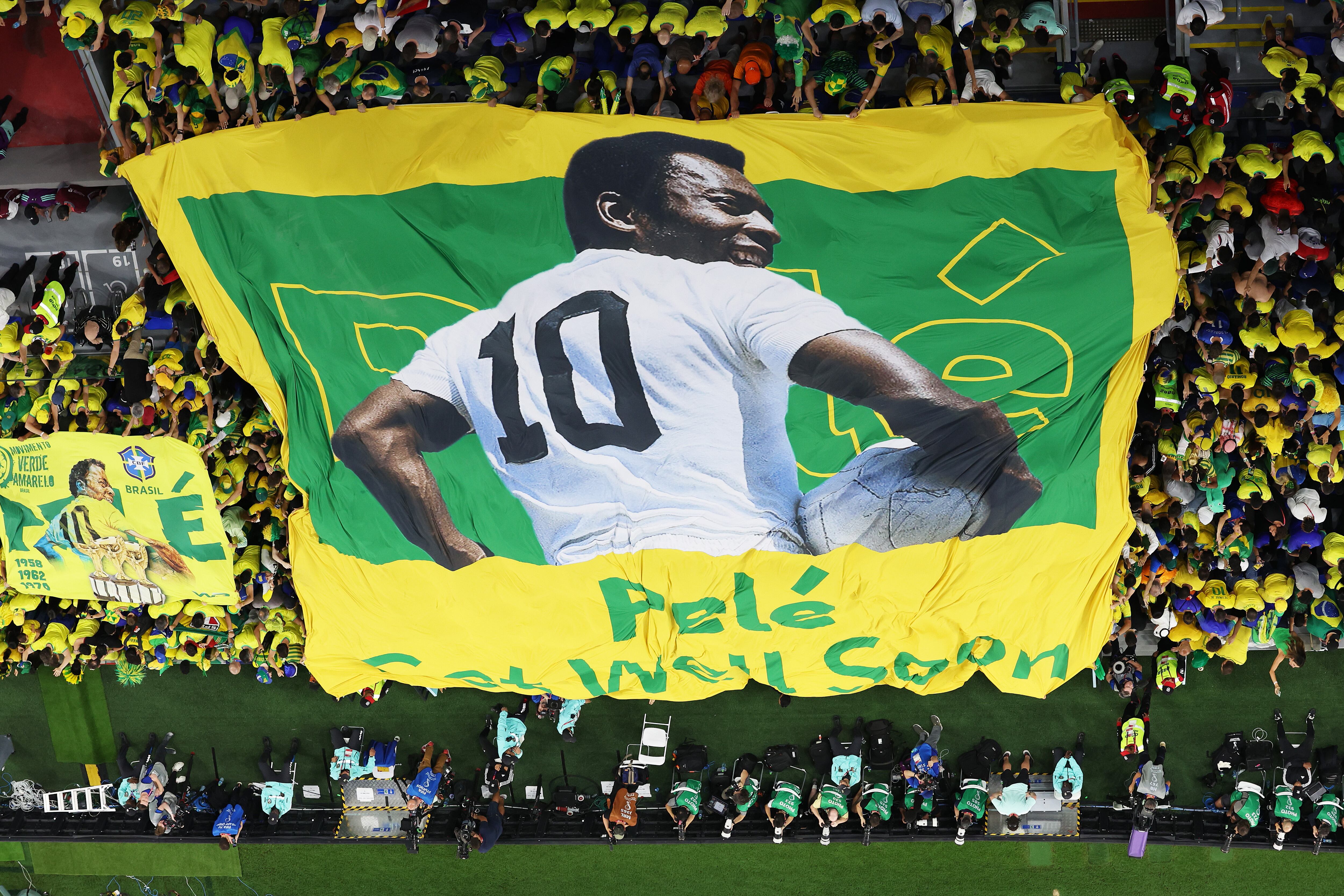 Homenaje a Pelé en partido de Brasil frente a Corea del Sur. (Photo by Lars Baron/Getty Images)