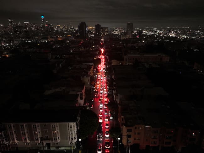 Apagón en San Francisco, el 20 de diciembre de 2025. FOTO: Tayfun Coskun/Anadolu vía Getty Images