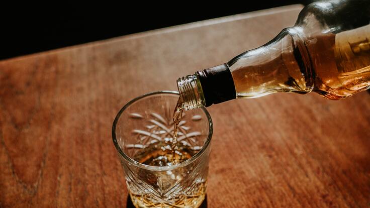 Nueva alerta del Invima sobre licor adulterado: ojo con estas marcas