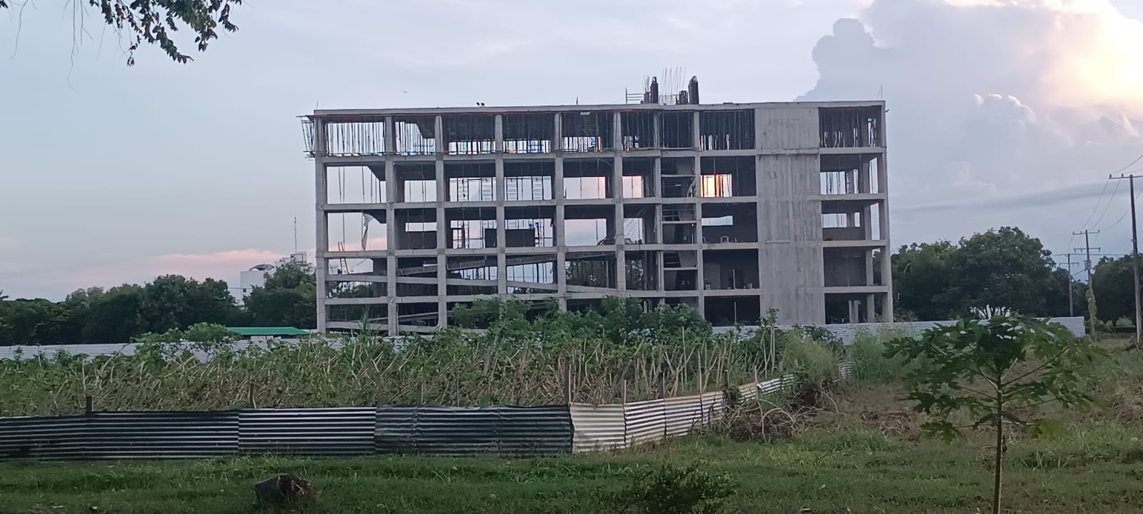 Edificio en construcción de la Universidad de Córdoba. Foto: suministrada.