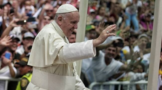El papa pide a los colombianos un estilo de vida sin violencia y de paz. Foto: Colprensa