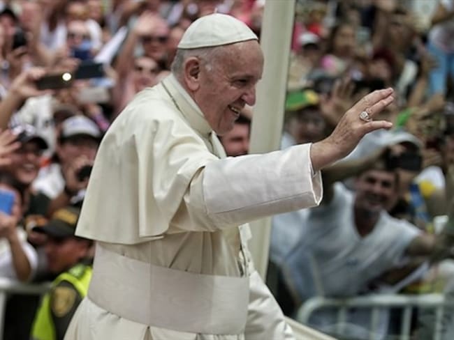 El papa pide a los colombianos un estilo de vida sin violencia y de paz. Foto: Colprensa