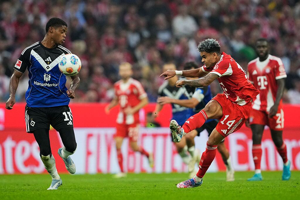 Luis Díaz anota el cuarto gol del Bayern Múnich en la goleada 5-0 contra el Hamburgo en Bundesliga. Foto: Getty Images.