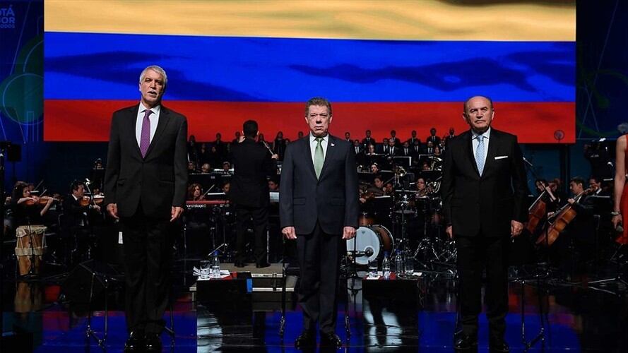 Juan Manuel Santos, Enrique Peñalosa y Kadir Topbas, en la Cumbre Mundial de Alcaldes. Foto: Associated Press - AP