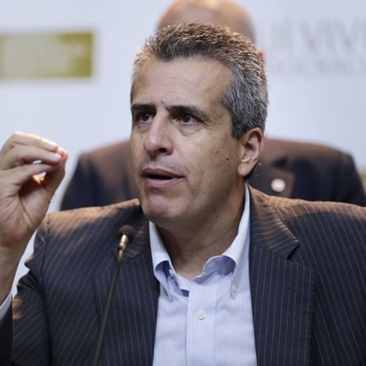 Luis Fernando Velasco insistirá en el aval del Partido Liberal para su candidatura presidencial