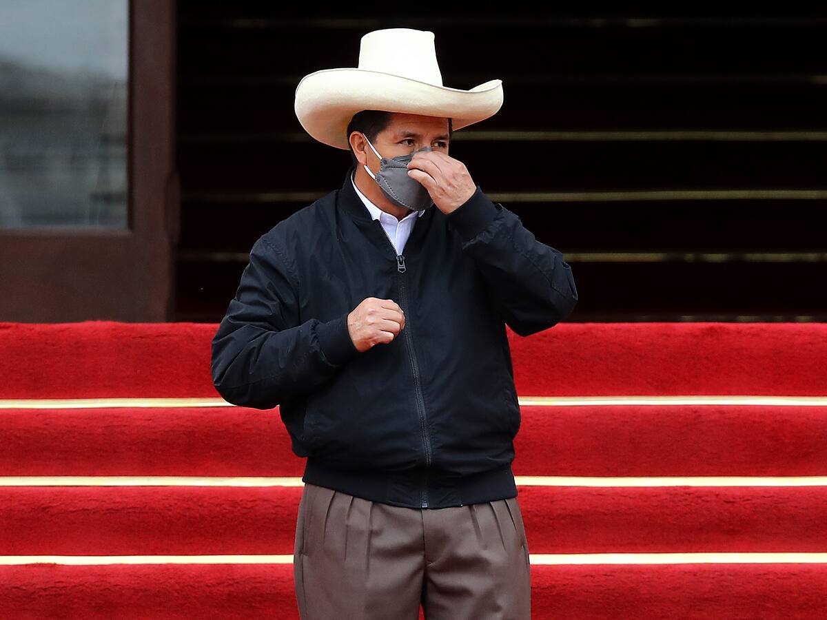 Pedro Castillo pide a Perú confianza en su Gobierno tras declarar en Fiscalía