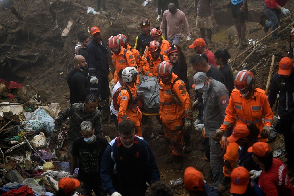Tragedia en Petrópolis, Brasil (Photo by MAURO PIMENTEL / AFP) (Photo by MAURO PIMENTEL/AFP via Getty Images)