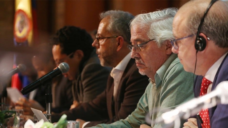 Expertos dan vía libre al Fracking con dos etapas previas de experimentación de 2 años. Foto: Prensa de la Comisión de Expertos para la exploración de yacimientos no convencionales