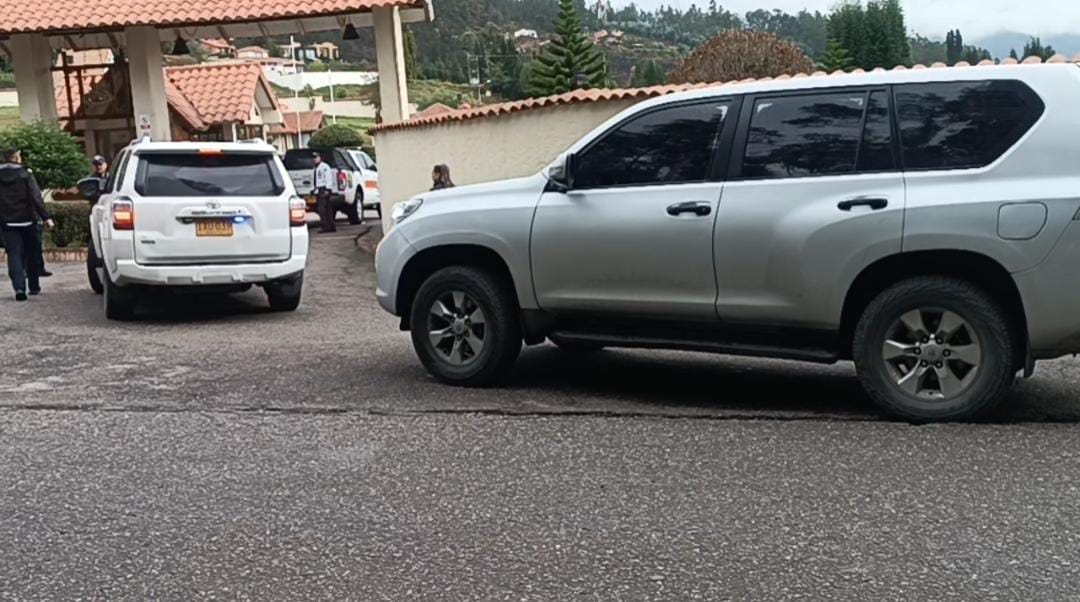 En el Club Militar del municipio de Paipa, Boyacá, se desarrolla el consejo de ministros / Foto: W Radio.