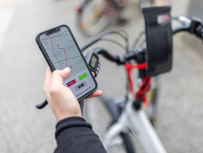 Imagen de referencia de mensajería. Foto: LUIS ÁLVAREZ / Getty Images