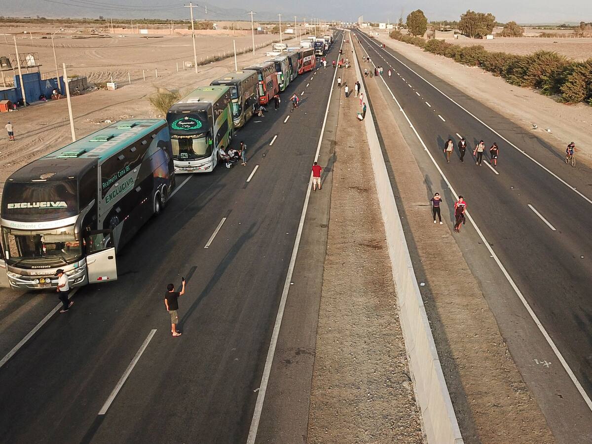 Transportistas de carga y agricultores inician un nuevo paro en Perú