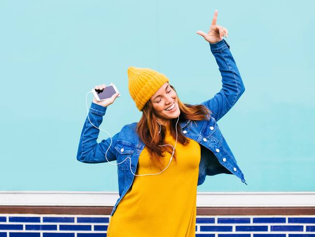 Mujer bailando. Foto: Getty Images.