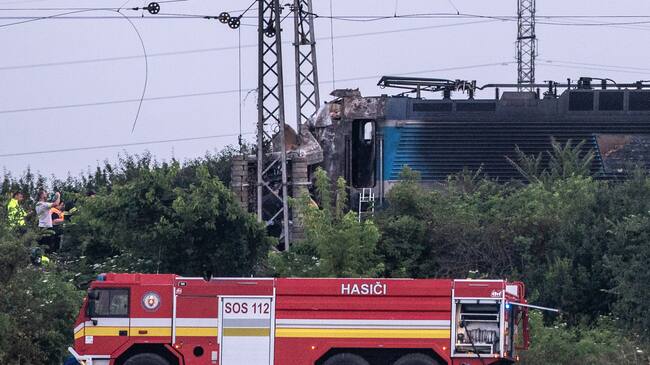 Eslovaquia, choque entre un tren y un bus. Foto: EFE/EPA/JAKUB GAVLAK