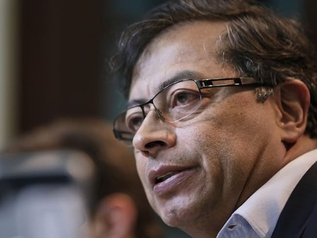 Claudia López podría prorrogar la cuarentena y no sacar a la gente a la calle: Petro