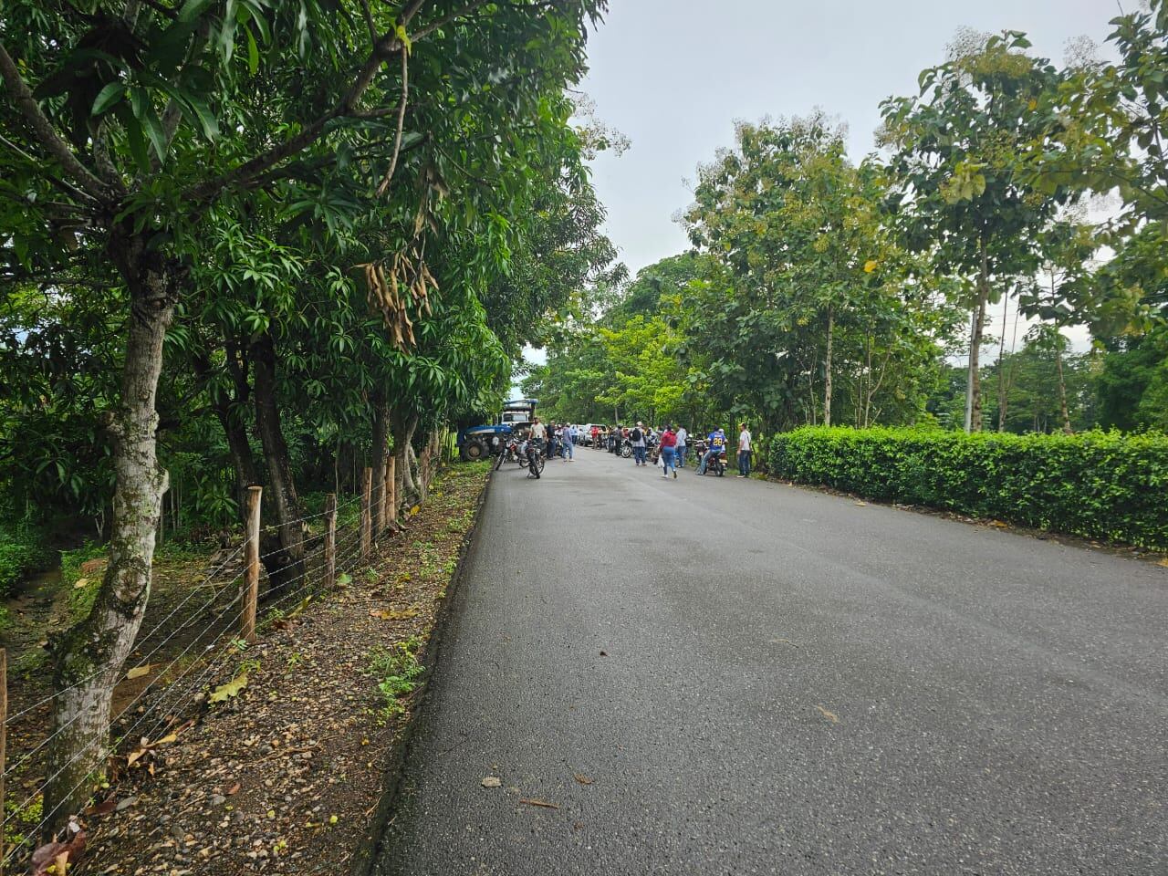Los arroceros mantienen bloqueo en la vía Montería – Tierralta. Foto: cortesía (suministrada a La W).