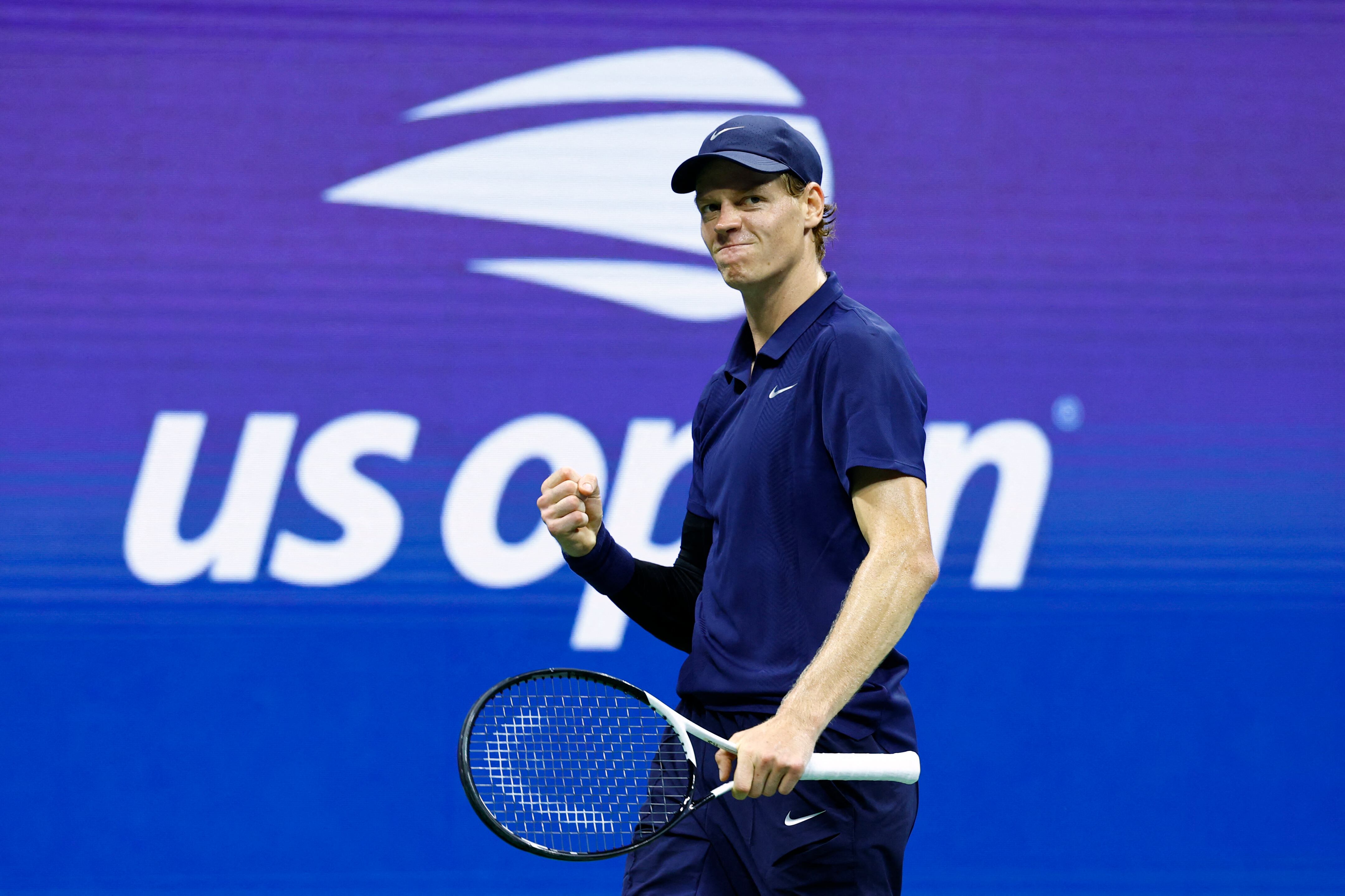 Jannik Sinner durante las semifinales del US Open 2025. FOTO: KENA BETANCUR/AFP via Getty Images