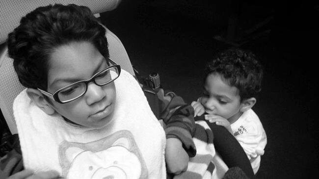 Diamo y su hermano pequeño Lu'ay. Foto: BBC Mundo