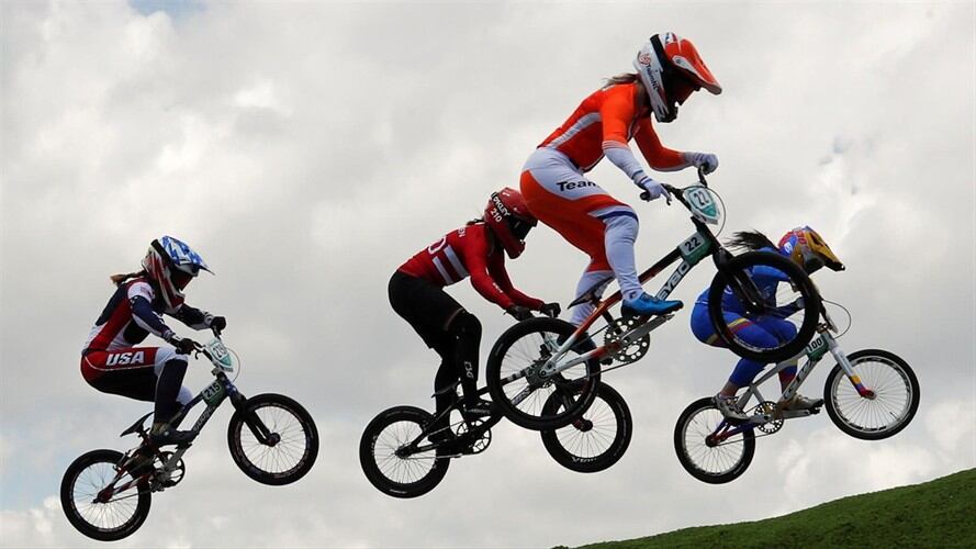 La lluvia retrasa la semifinal de BMX Racing en los Juegos Olímpicos. Foto: EFE/ José Méndez