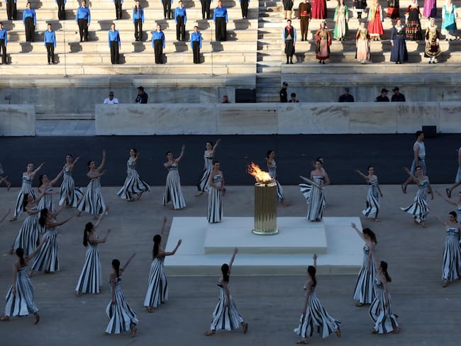 Ceremonia de llama Olímpica . (Francia, Grecia, Atenas) EFE/EPA/GEORGE VITSARAS