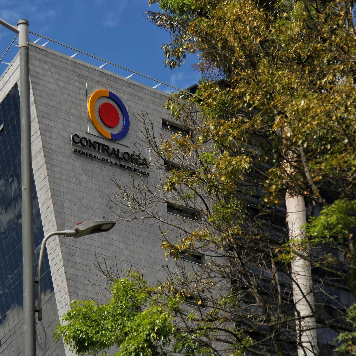 Contraloría alerta de hurto cibernético de $10.000 millones de cuentas bancarias