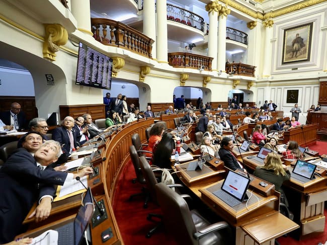 El Congreso peruano rechaza la admisión de dos mociones de destitución de Boluarte. Foto: EFE.