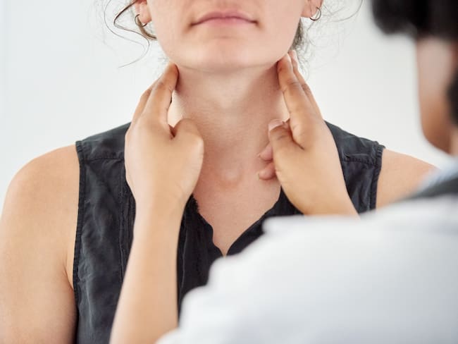 ¿Cómo identificar si sufre de la tiroides? El cansancio y la depresión están relacionados