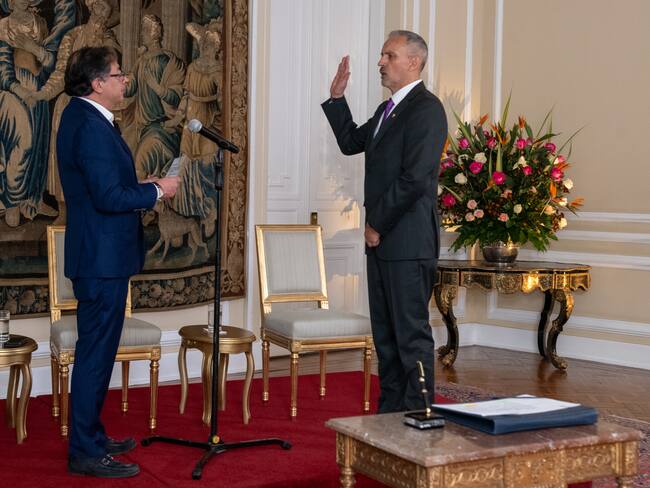 Petro posesionó al magistrado de la Corte Suprema de Justicia, Jorge Hernán Díaz. Foto: Presidencia.