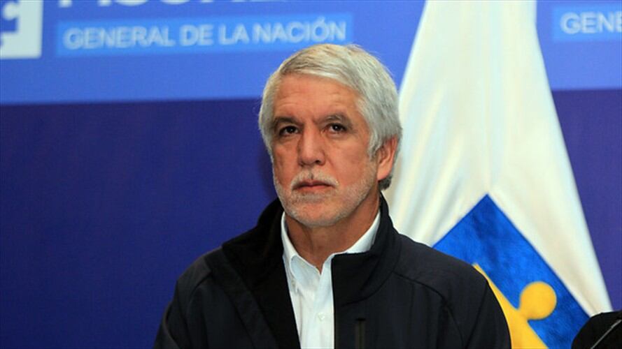 Alcalde responsabiliza a Personería ante posibles accidentes por caída de árboles en Bogotá . Foto: Colprensa