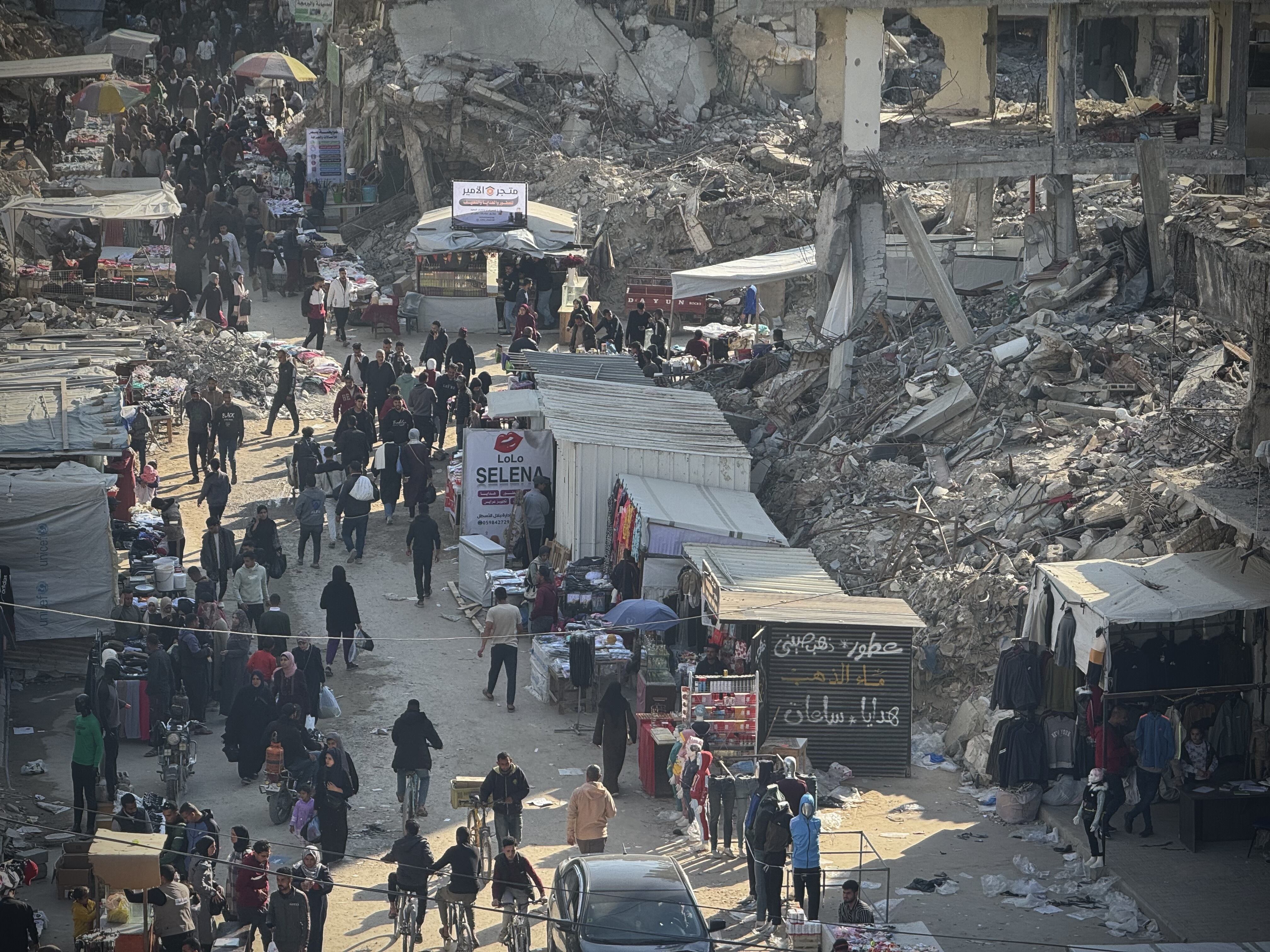 Mercado palestino aumentó de precios tras bloqueos de ayuda humanitarios por parte de Israel. FOTO: Abdallah F.s. Alattar/Anadolu via Getty Images