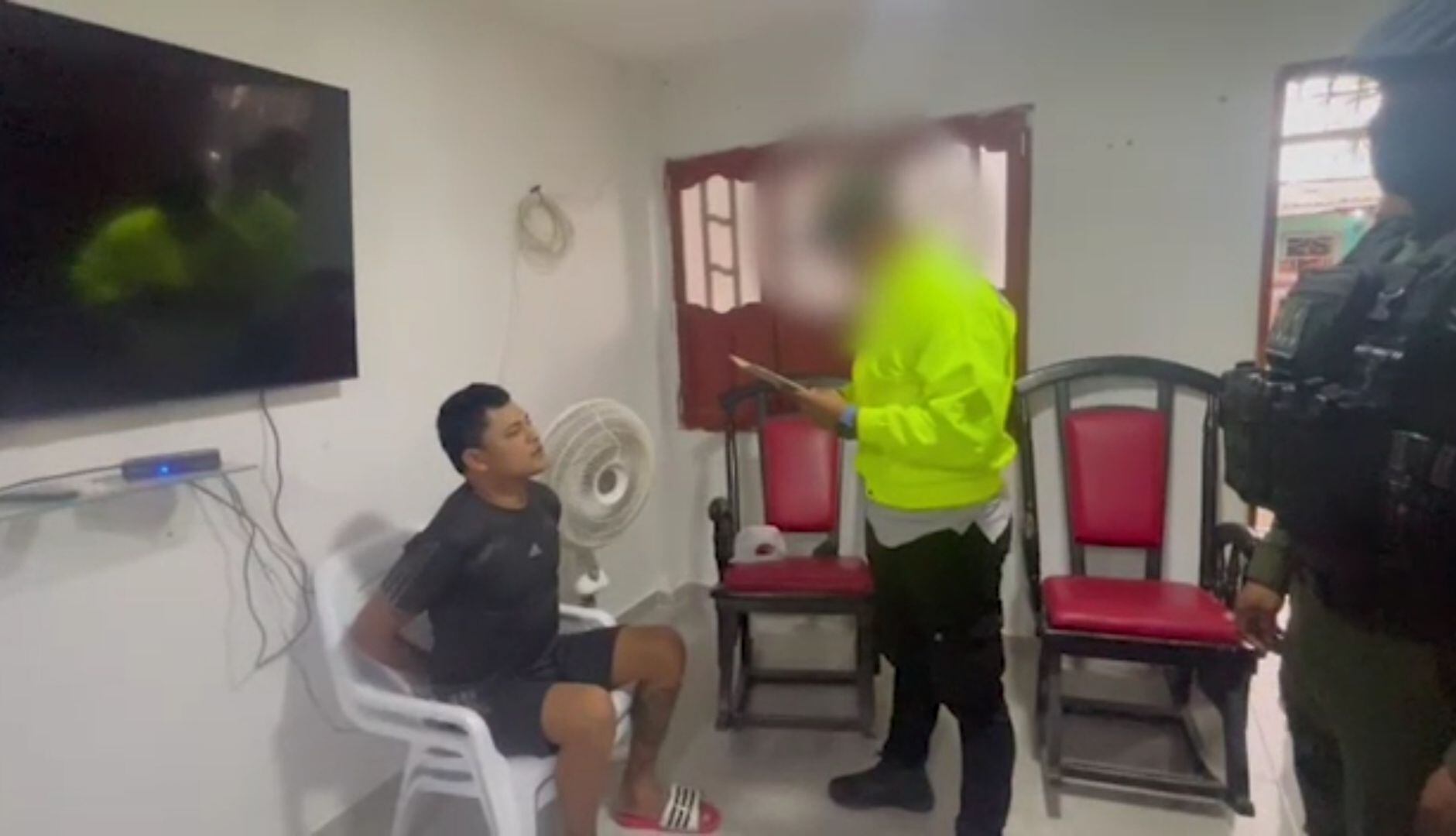 El hombre era un de los más buscados en el departamento. Foto: Captura de operativo, Cortesía/ Policía Metropolitana de Barranquilla.