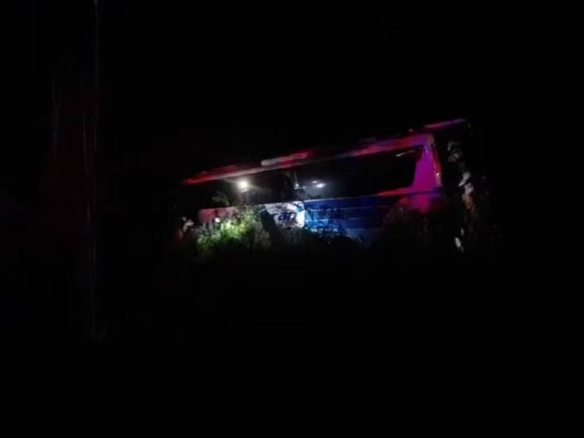 Accidente de bus intermunicipal dejó seis heridos en Puerto Araujo, Santander