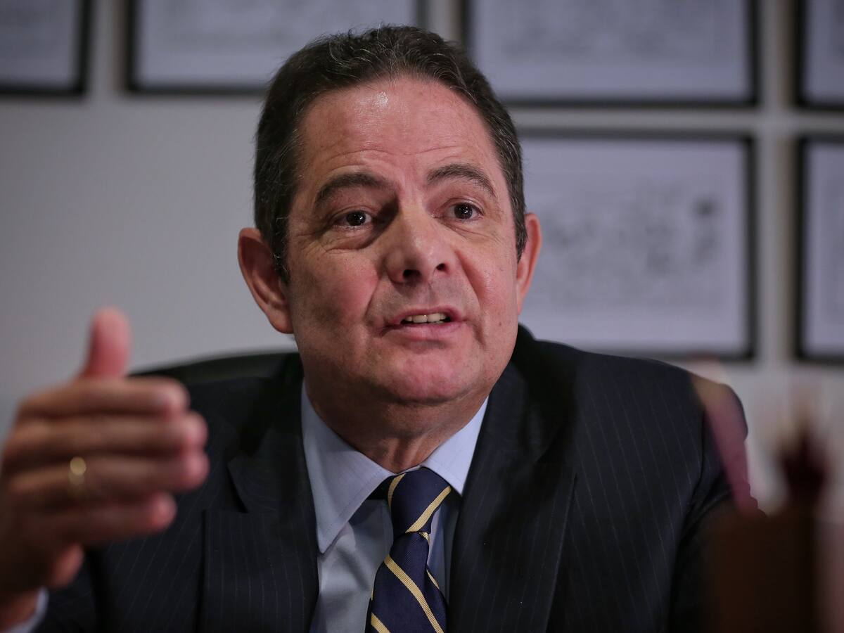 Vargas Lleras buscaría asesoría política con el consultor mejor calificado del mundo