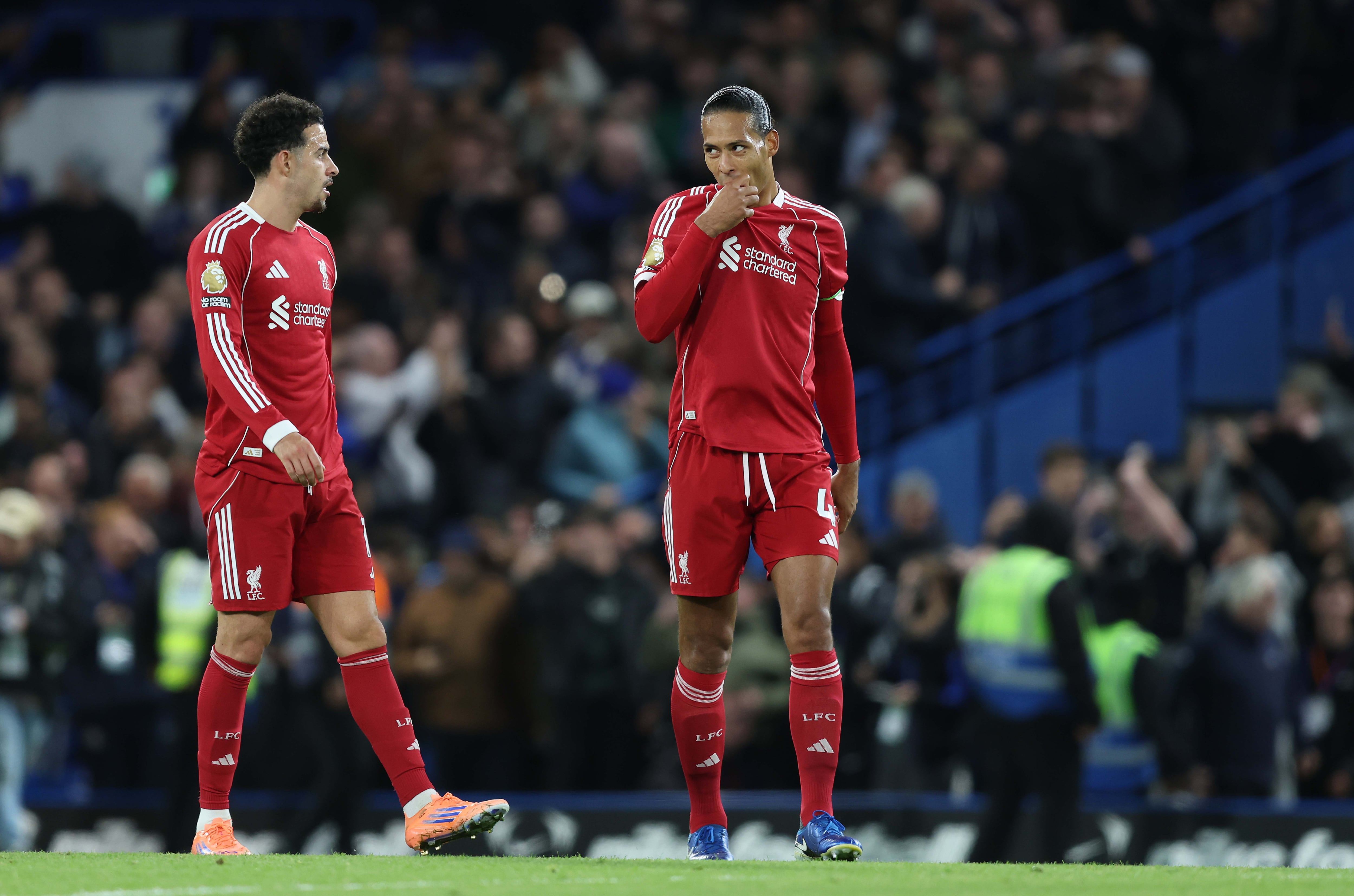 Virgil van Dijk y el Liverpool tras la derrota. Foto: Crystal Pix/MB Media/Getty Images