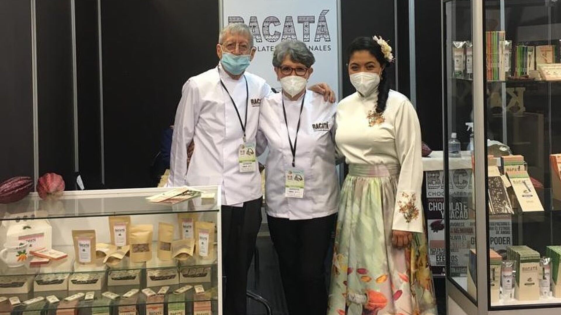 Antes de consolidar Chocolates Bacatá, Juan Forero pasó tres años capacitándose con el SENA y haciendo pruebas piloto con las máquinas que adaptó en su casa. | Foto: cortesía