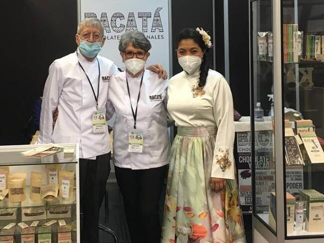 Antes de consolidar Chocolates Bacatá, Juan Forero pasó tres años capacitándose con el SENA y haciendo pruebas piloto con las máquinas que adaptó en su casa. | Foto: cortesía