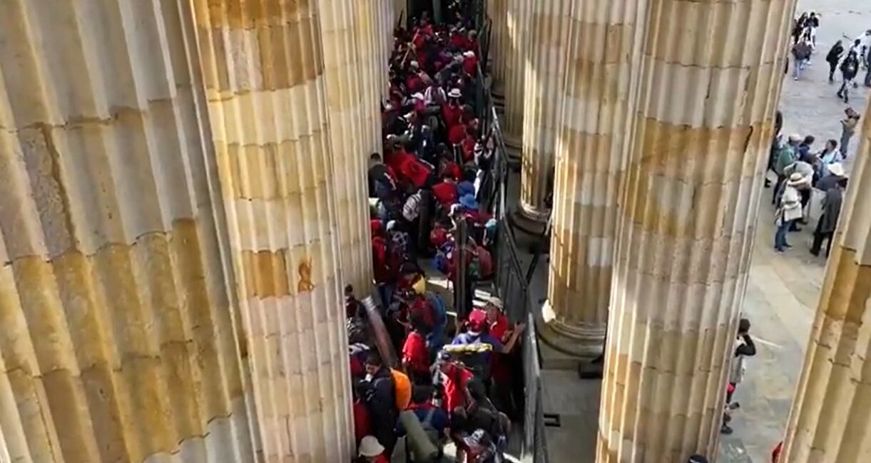 Protestas en el Congreso de la República.