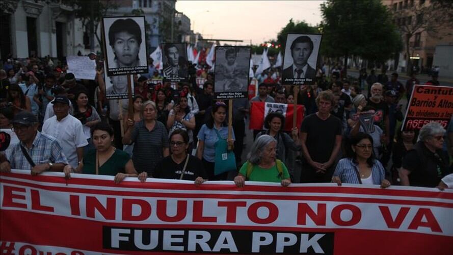 El 11 de enero de 2018 cientos de personas marcharon en contra del indulto. Foto: Sebastián Castañeda - Agencia Anadolu