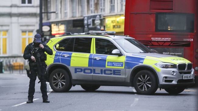 En Twitter, el primer ministro, Boris Johnson, agradeció su labor a los servicios de rescate. Foto: Getty Images