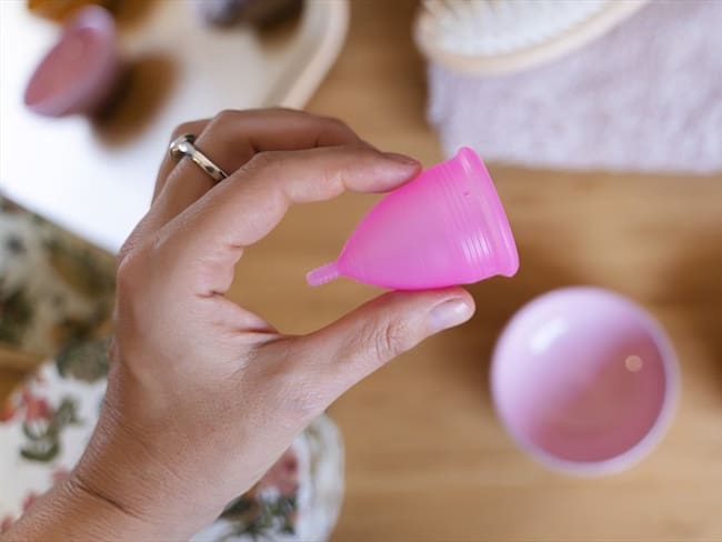 Las copas menstruales están 100% elaboradas de silicona médica hipoalergénica, por lo que no tiene contraindicaciones para el cuerpo humano. Foto: Getty Images / WESTEND61
