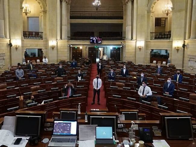 Representantes a la Cámara se someten a prueba de COVID-19. Foto: Colprensa