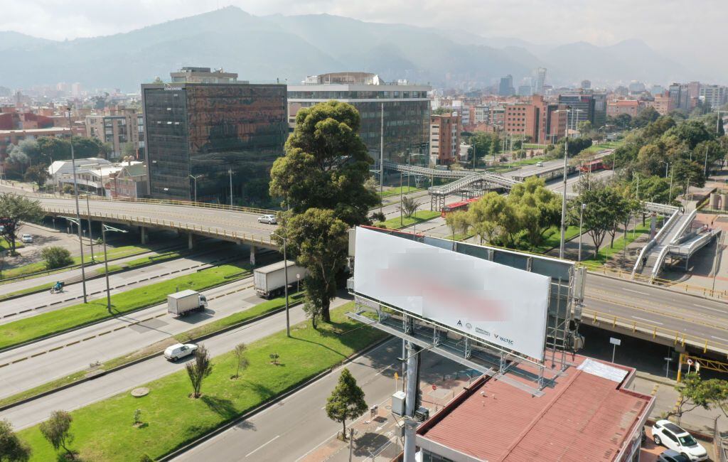 Los elementos de publicidad exterior visual deberán estar registrados e instalados cumpliendo con los requisitos y condiciones establecidas en los Decretos 959 de 2000, 506 de 2003 y la Resolución 931 de 2008 de la Secretaría de Ambiente