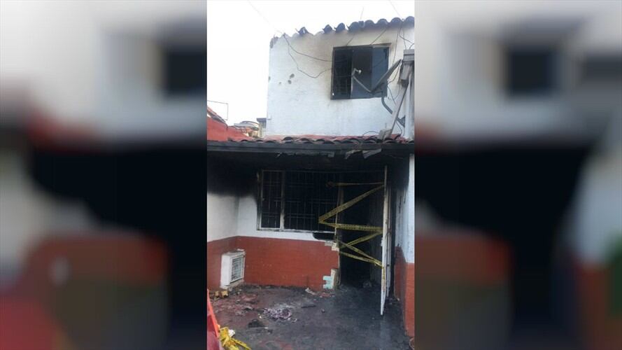 Tres adultos y dos menores de la familia Carreño Salazar fallecieron luego de que su vivienda se incendiara en la madrugada. Foto: Alejandra Rodríguez (W Radio)