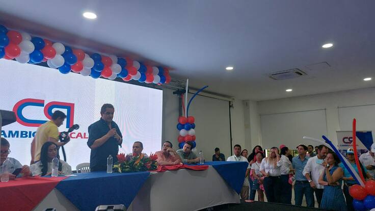 "Vamos a impedir que la reforma laboral prospere en el Congreso": Vargas Lleras