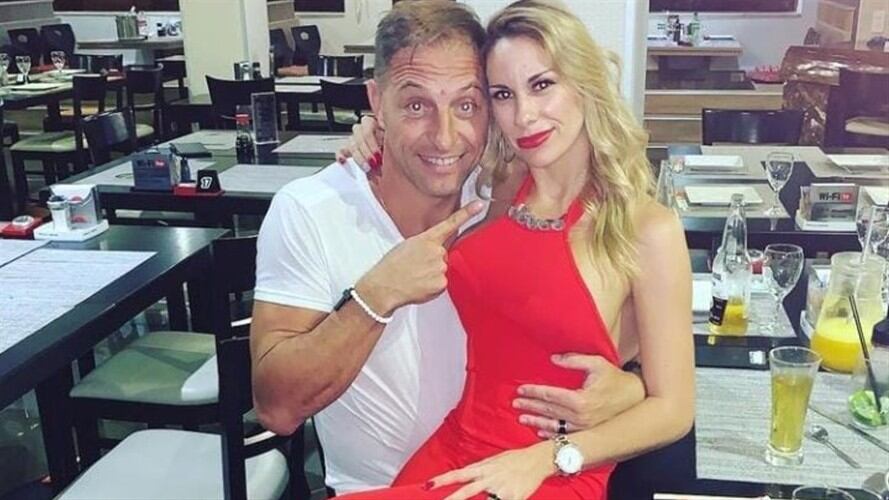 Esposa de Néstor Pisana salió en su defensa tras oleada de insultos en Instagram. Foto: Instagram: @romiortegaa