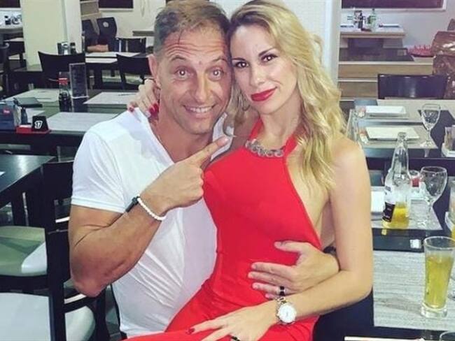 Esposa de Néstor Pisana salió en su defensa tras oleada de insultos en Instagram. Foto: Instagram: @romiortegaa