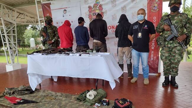 Los capturados fueron puestos a disposición de la Fiscalía . Foto: Ejército Nacional
