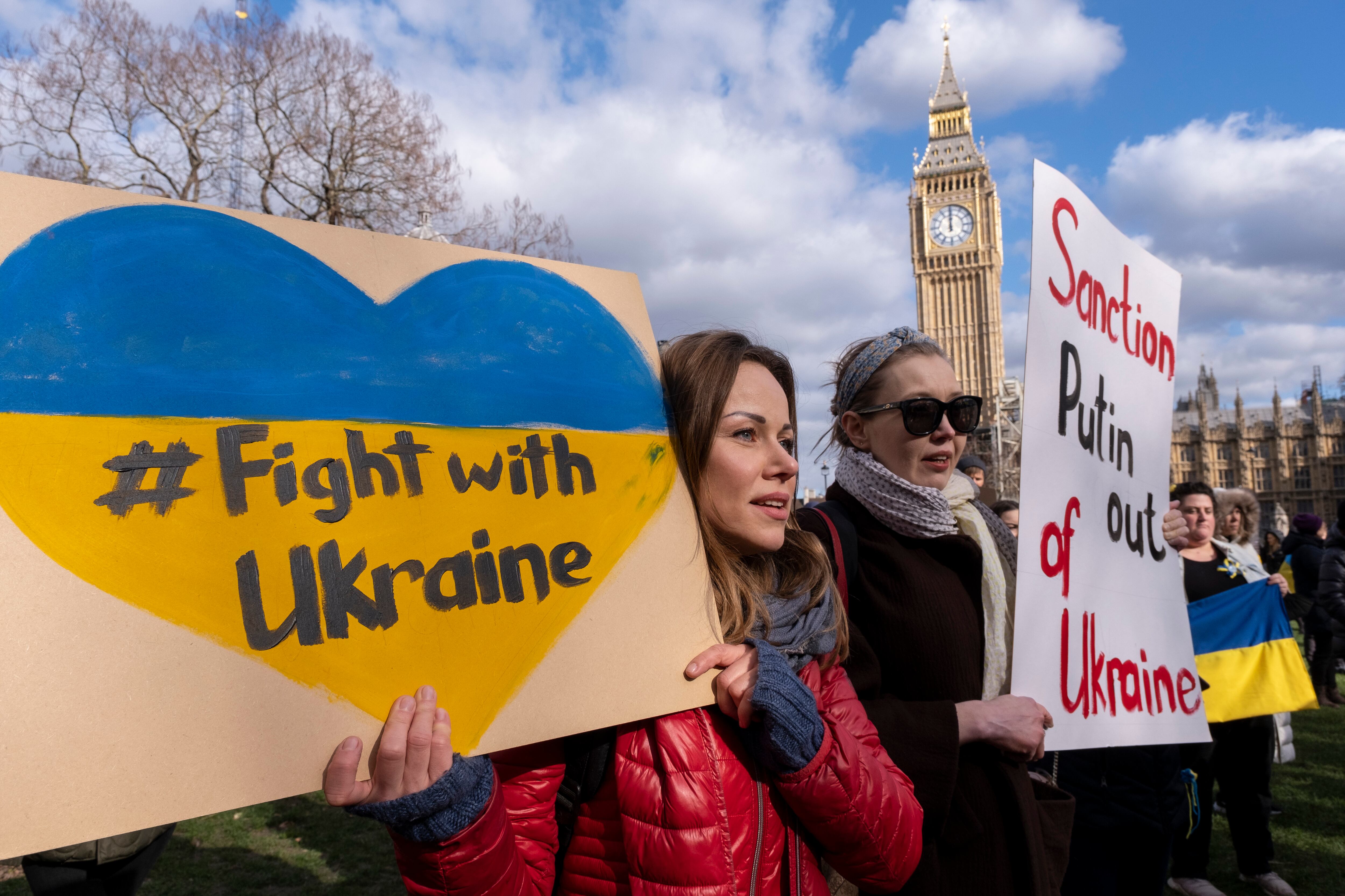 Foto de referencia de manifestaciones a favor de los ucranianos en Londres, Reino Unido. (photo by Mike Kemp/In Pictures via Getty Images)